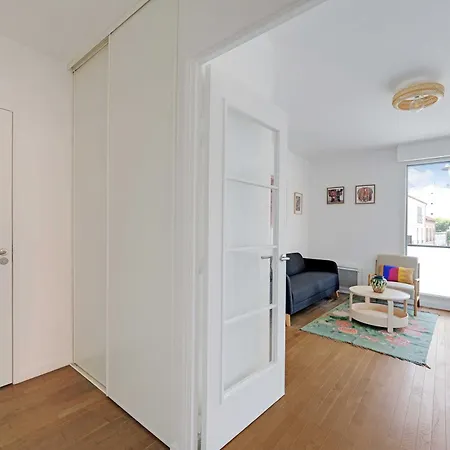 Charming - 2br-4p- Balcony- Apartmán *