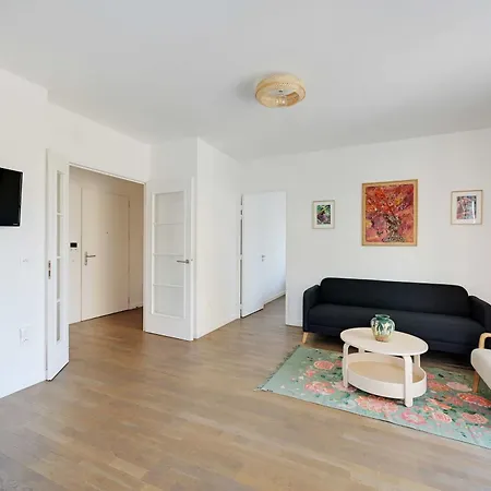 아파트 Charming - 2br-4p- Balcony- 말라꼬프