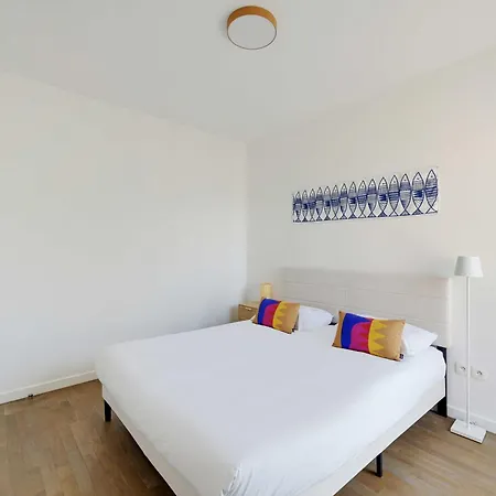 Charming - 2br-4p- Balcony- *