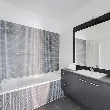 Charming - 2br-4p- Balcony- * Malakoff