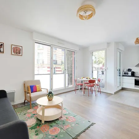 Charming - 2br-4p- Balcony- Apartmán